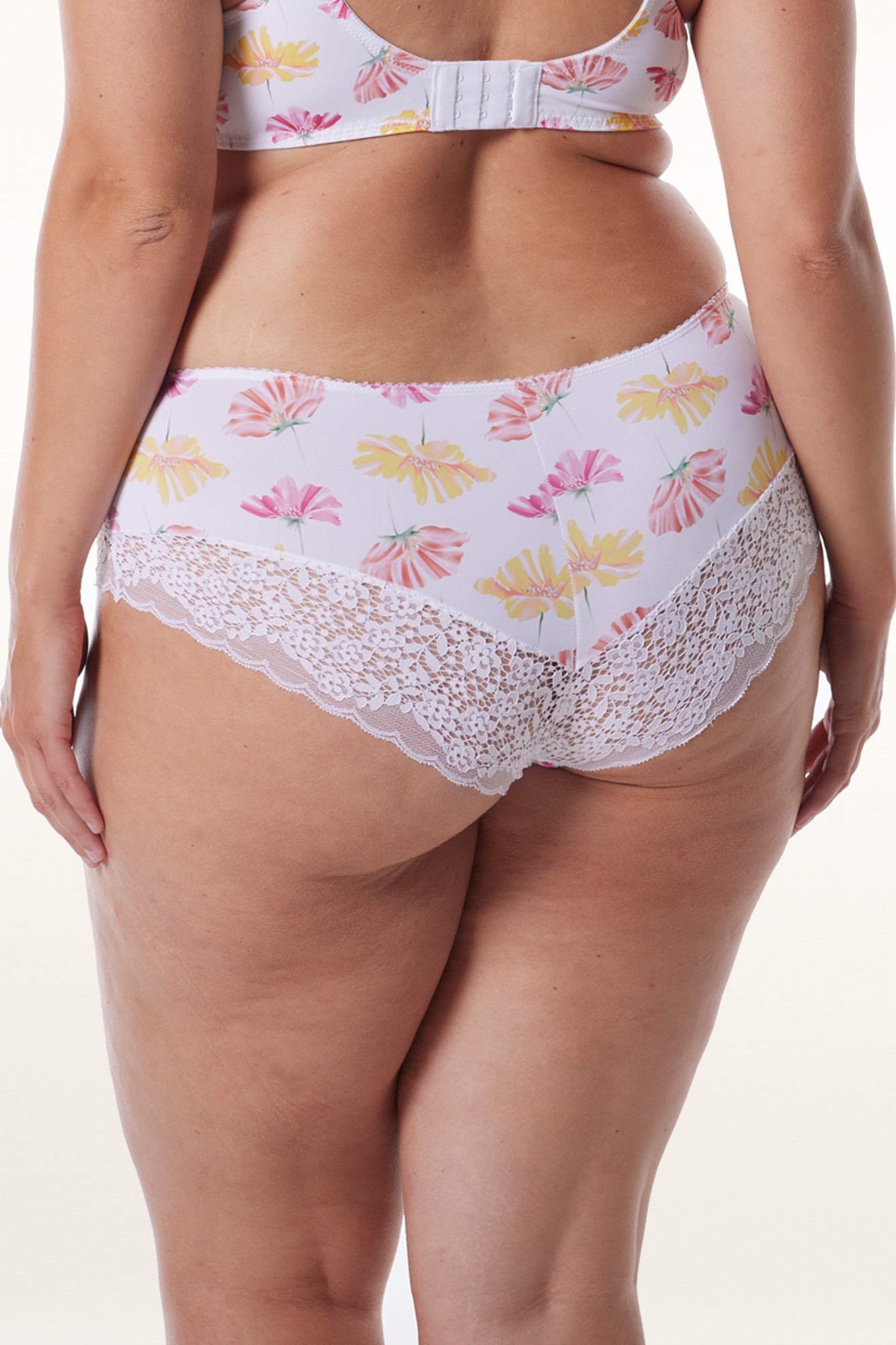 #24 Result of lingerie casting CASTING Shorty – Brigitte Bardot Lingerie (NONE of the images is related to this website.) lingerie casting CASTING Shorty – Brigitte Bardot Lingerie