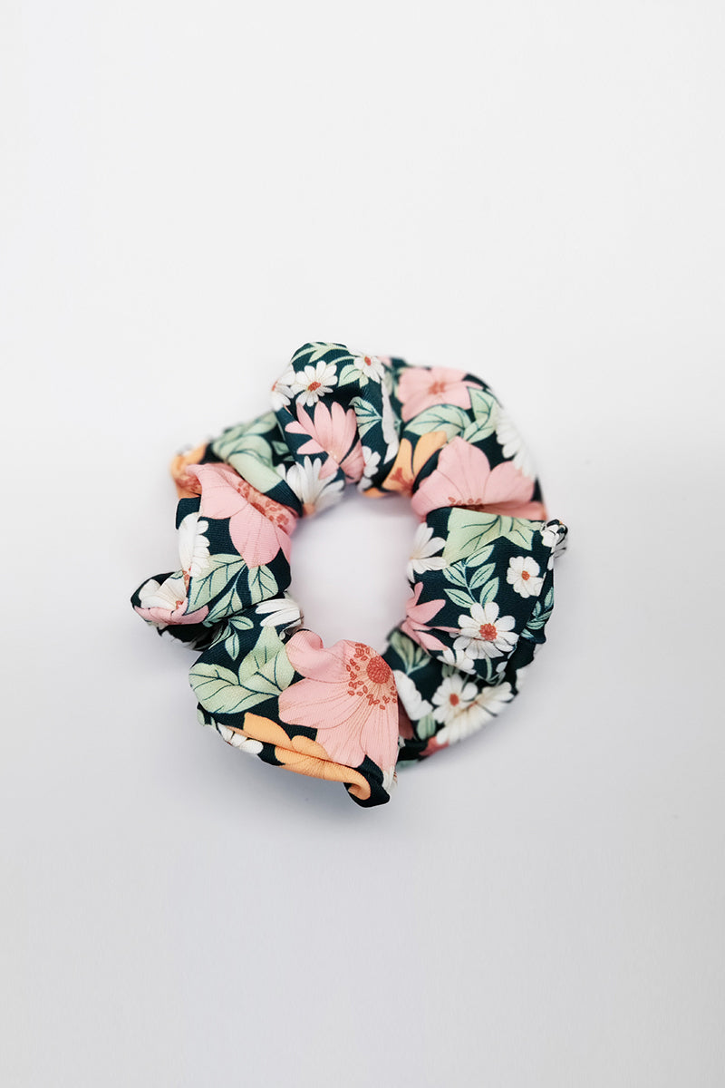 » Chouchou upcyclé avec les chutes de tissus du maillot de bain SIXTIES (Cadeau offert)